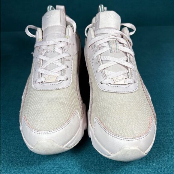 Size 7.5 - Women’s Nike Ryz 365 Barely rose shoes - Picture 4 of 8